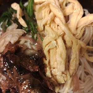 いわし蒲焼と錦糸卵のそうめん